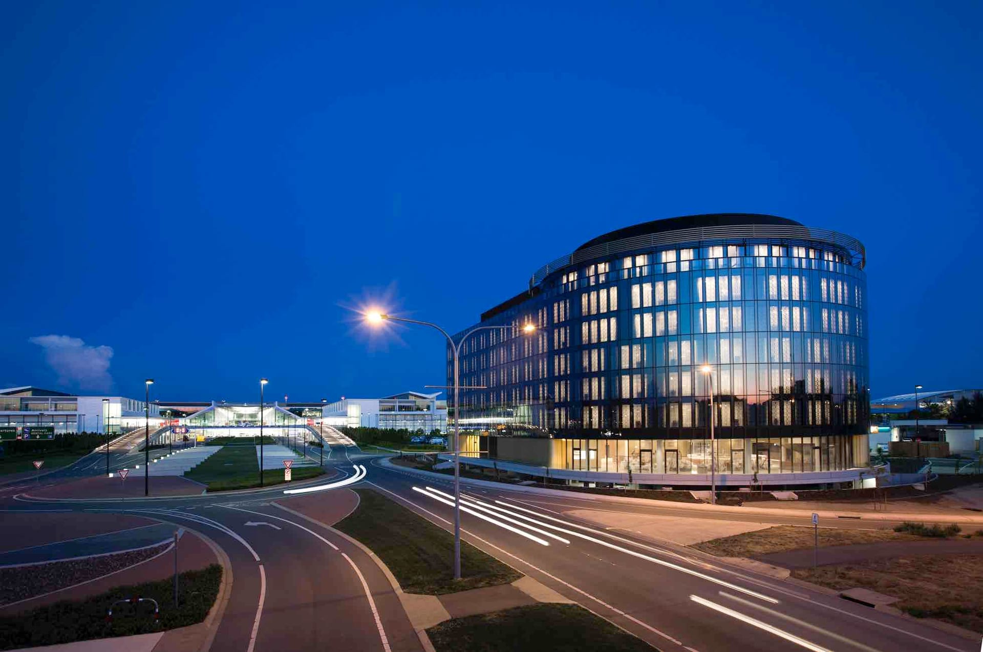 Vibe Hotel Canberra Airport, Construction Control